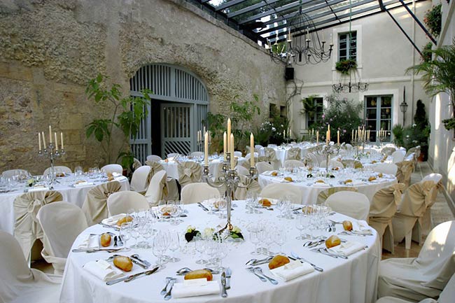 Table dressée pour un mariage au Domaine des Bidaudières